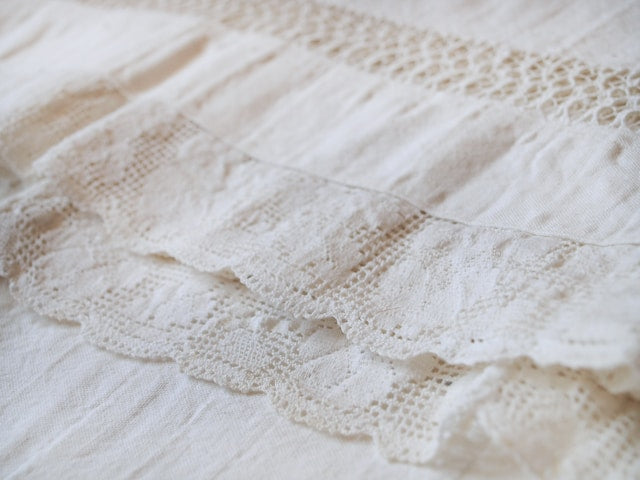 Square Cotton Tablecloths: How to Choose 60 x 60 and Other Compact Sizes
