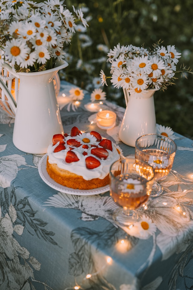 How to Style Cotton Tablecloths for Spring and Summer Barbecues
