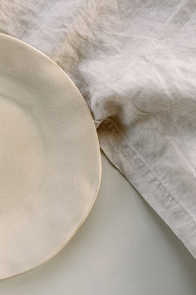 Pure Linen Tablecloths: What to Consider for Everyday and Formal Dining
