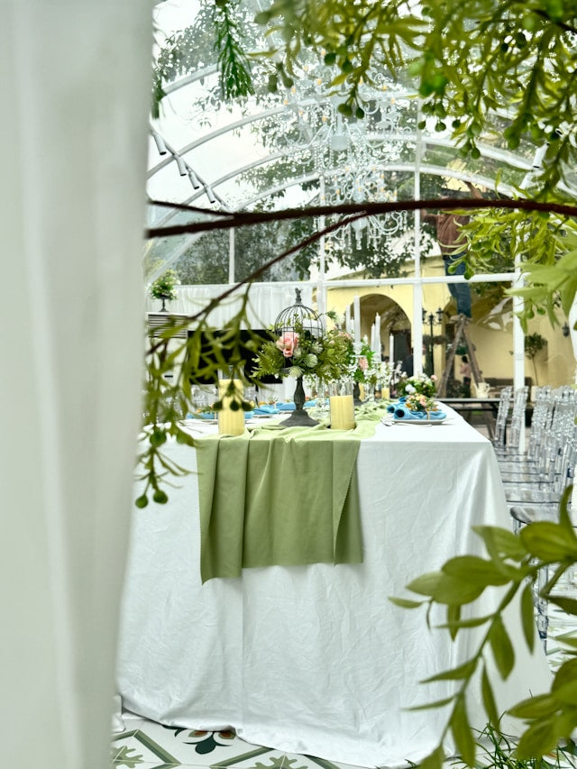Green Linen Tablecloths: How to Use Deep Color for Winter and St. Patrick’s Day
