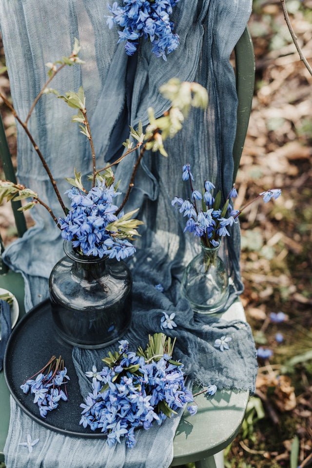 Dusty Blue Linen Tablecloths: How to Create a Soft Spring and Easter Table