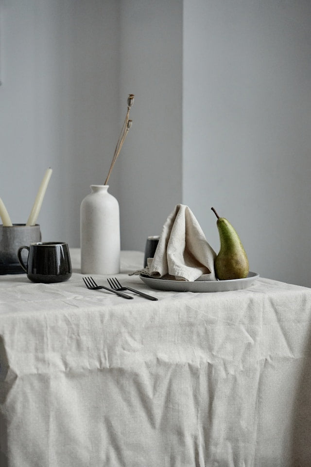 How to Coordinate Solid Linen Tablecloths with Printed Table Runners