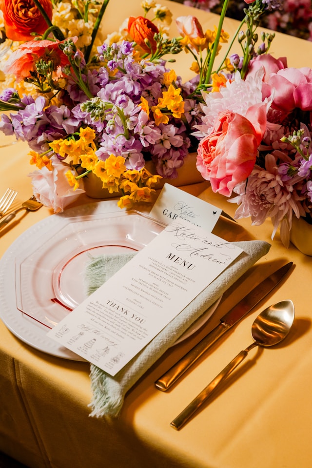 How to Choose a Linen Tablecloth for Weddings, Holidays, and Everyday Meals
