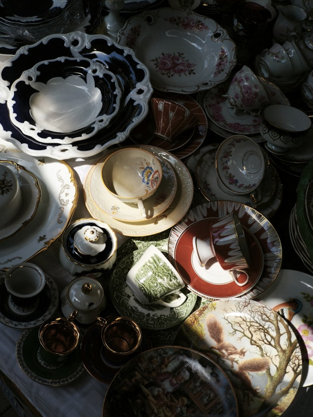 Caring for Porcelain and Ceramic Dinnerware Properly