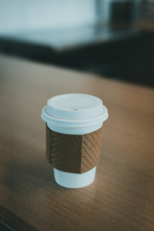 How Insulated Cup Sleeves Help Keep Cold Drinks Easier to Hold