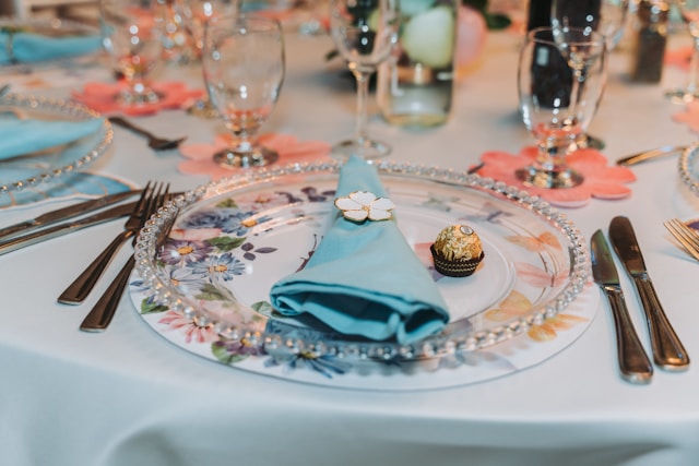 Blue Party Plates for Elegant Birthday and Wedding Decor