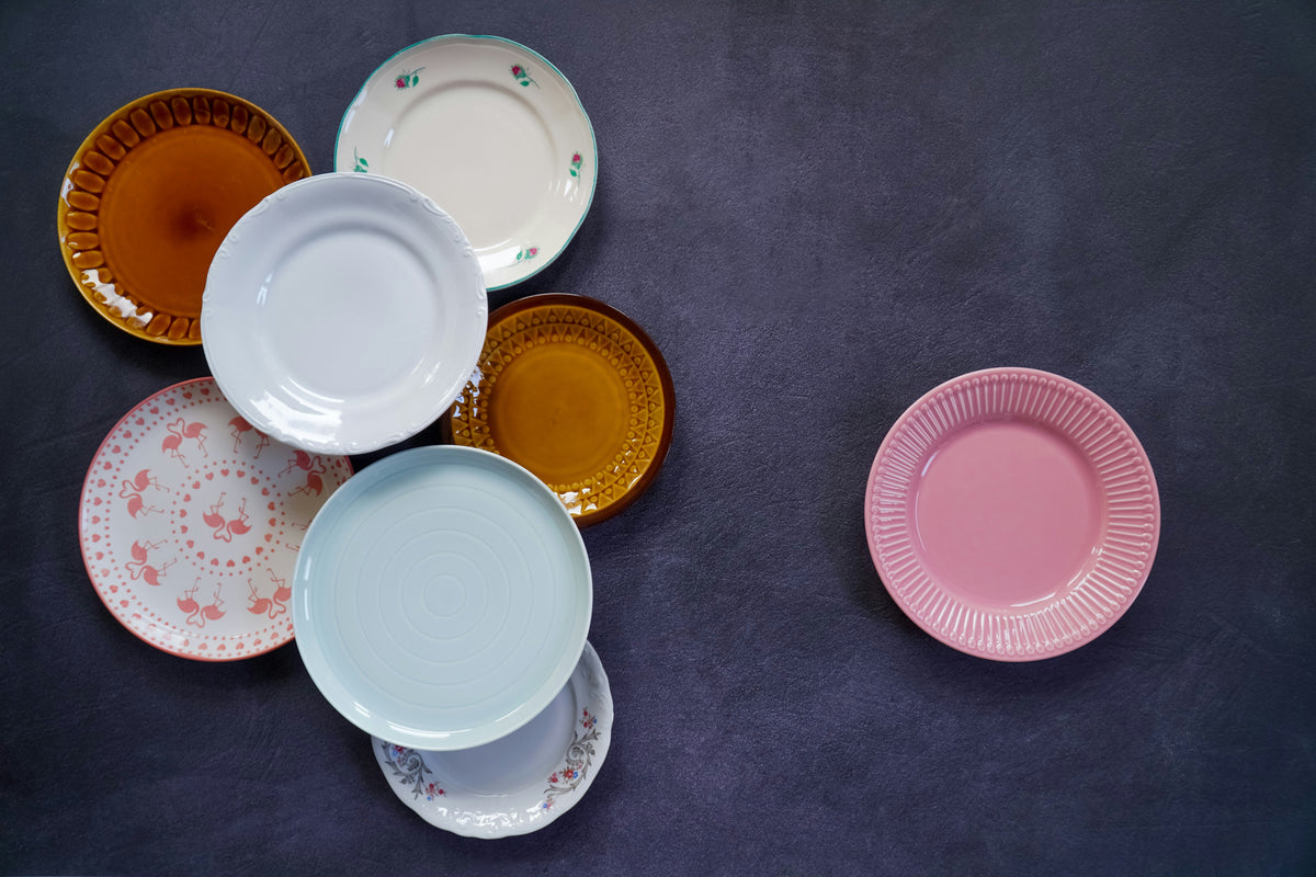How to Mix Dinner Plates, Charger Plates, and Bowls for a More Coordinated Table Setting