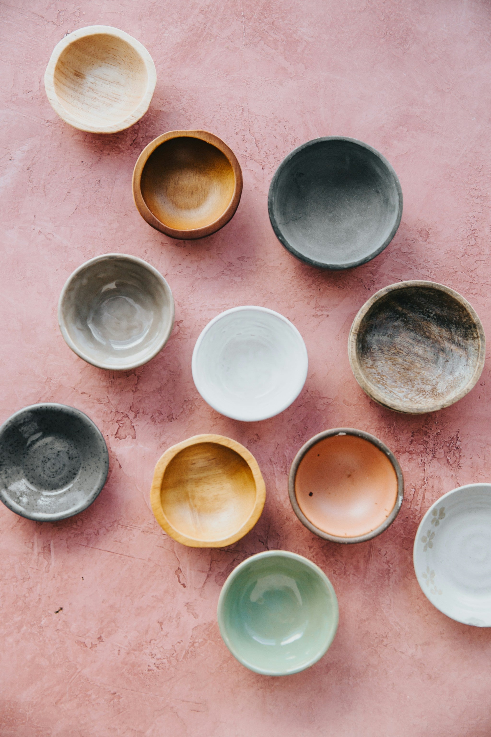 Ceramic vs Porcelain Bowls: What to Consider for Everyday Dinnerware