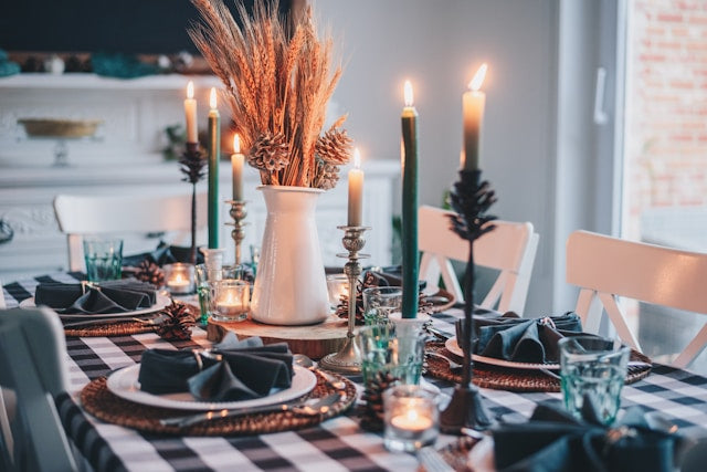 Modern Disposable Dinnerware Ideas for Home Celebrations