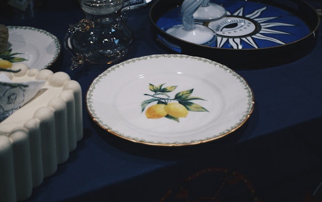 Creative Table Decoration Ideas Using Decorative Plates