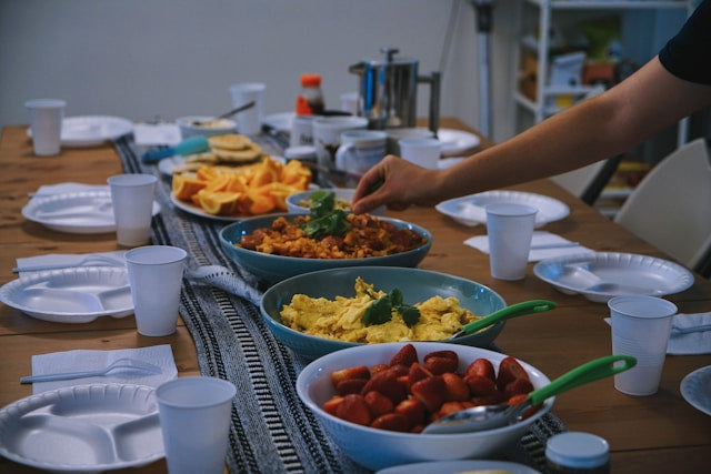 Reusable vs Disposable Dinnerware: Which Is Better