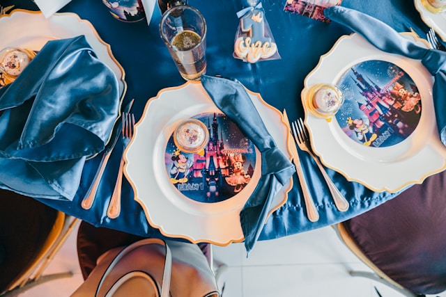 How to Match Party Plates with Your Event Theme