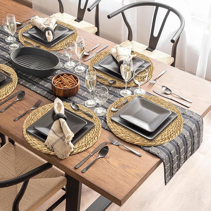 Kochorie Set of 12 Round Woven Placemats 12 Inches Bulrush Placemats Natural Hand-Woven Boho Rattan Placemats Wicker Table Mats Farmhouse Weave Place Mats for Home Dining Table